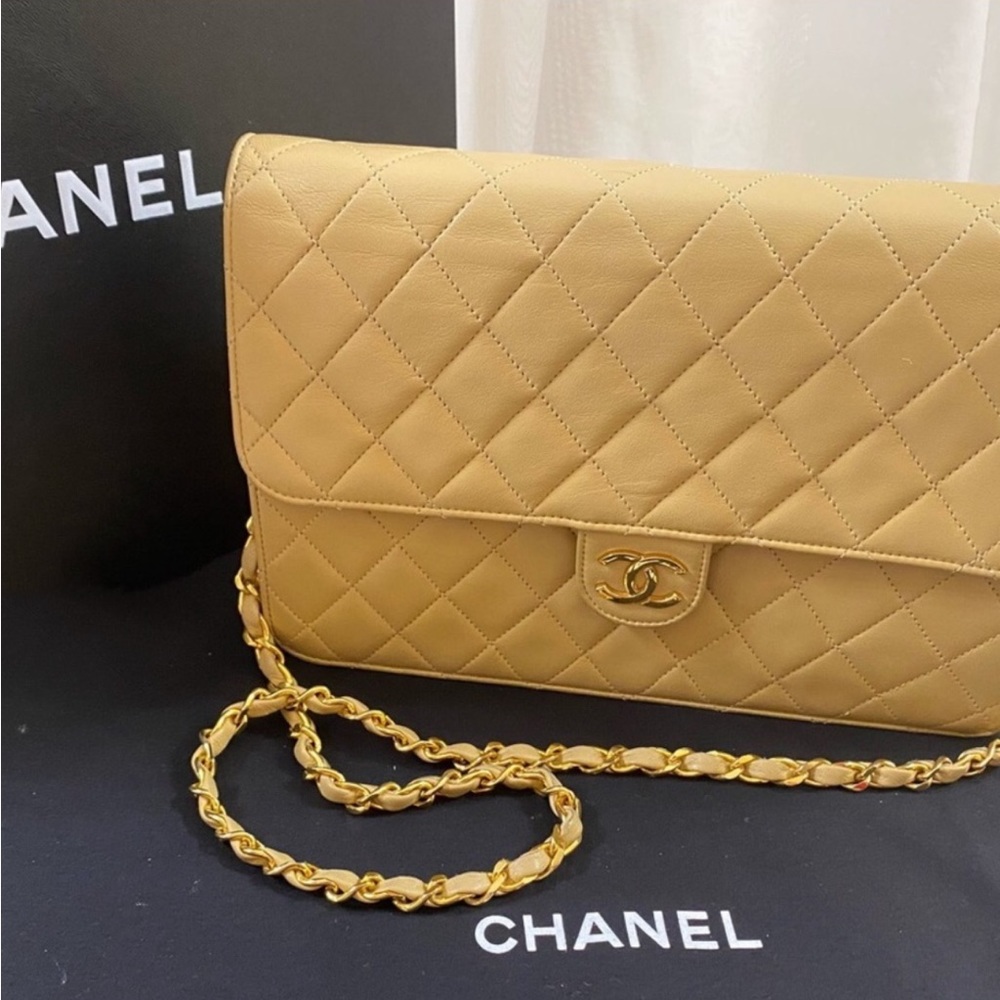 Classic Chanel CC Quilted Lambskin Shoulder bag EXCELLENT CONDITION